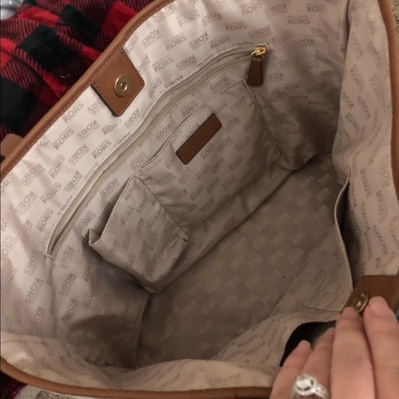 Michael Kors Tote purse - Picture 4 of 6